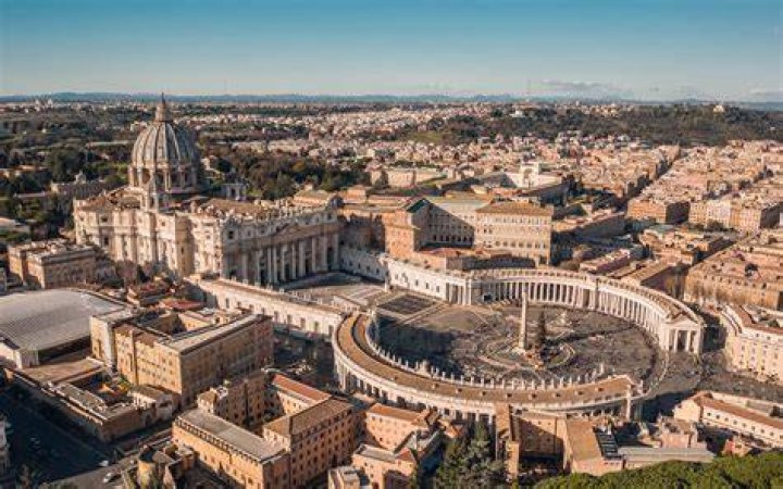 City that contains Vatican City