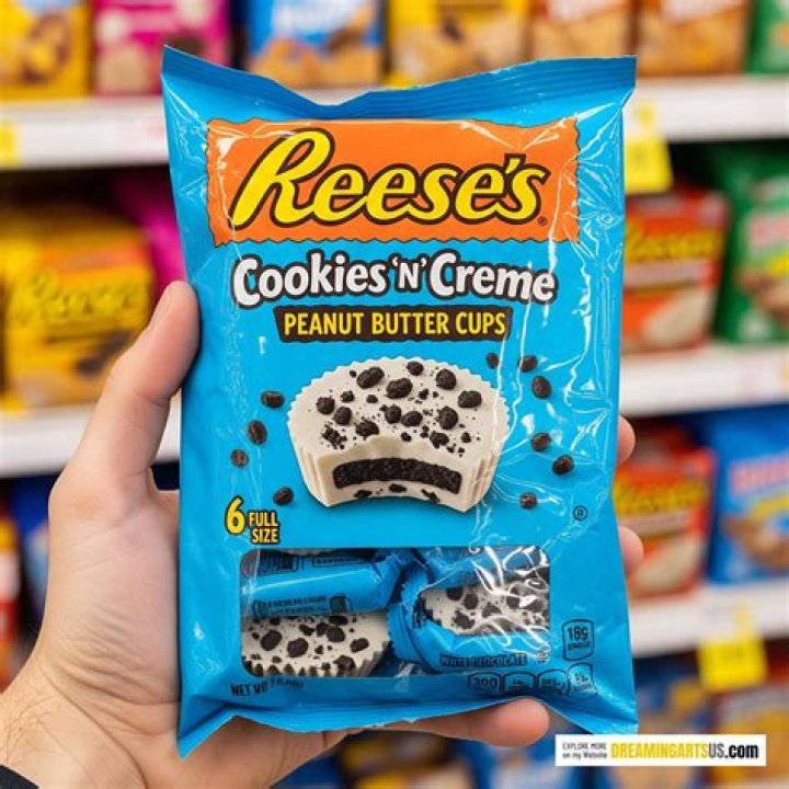 Cookie that (redundantly) has a cookies & creme variety