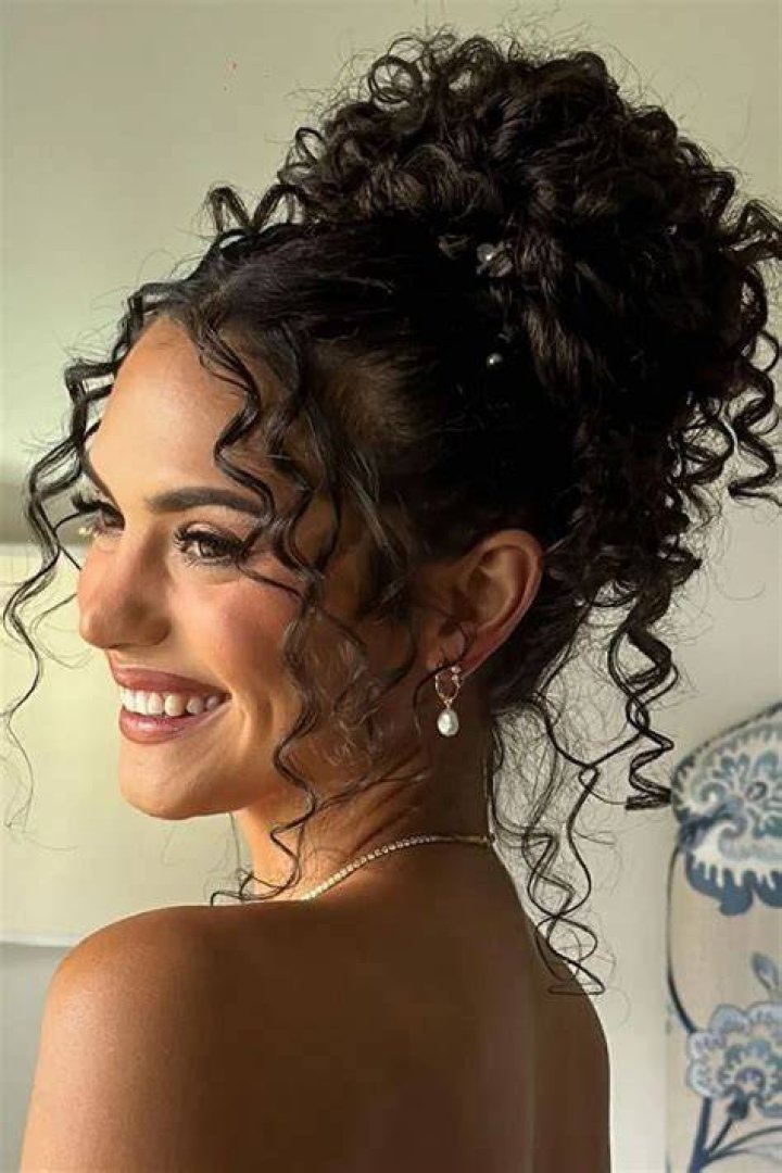 Curly hairdo