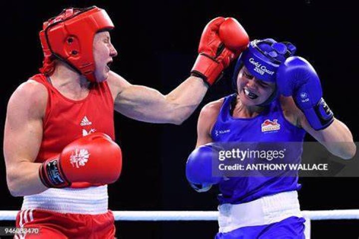 Final boxing match of the evening: 2 wds.
