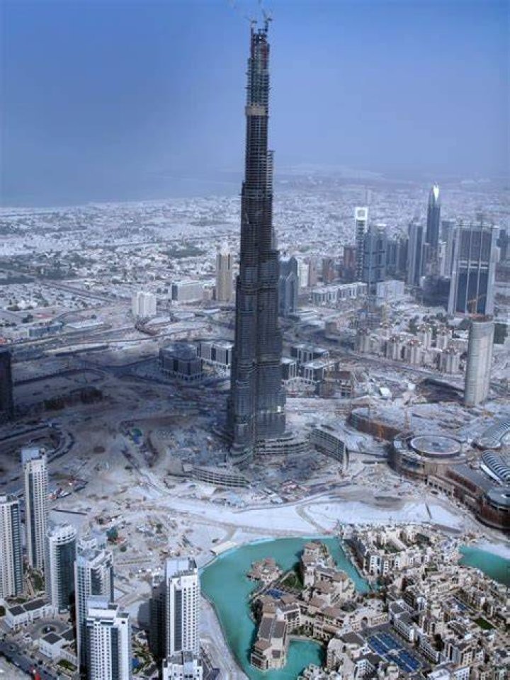 Mideast city that's home to the Burj Khalifa the tallest building in the world