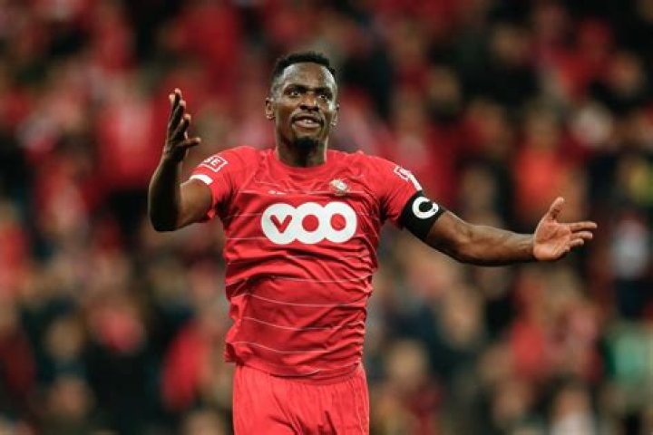 Professional Footballer: Paul-Jos Mpoku