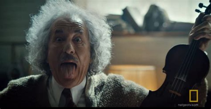 Shine actor who played Albert Einstein on the 2017 Nat Geo series Genius: 2 wds.