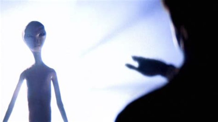 They're encountered in close encounters: Abbr.
