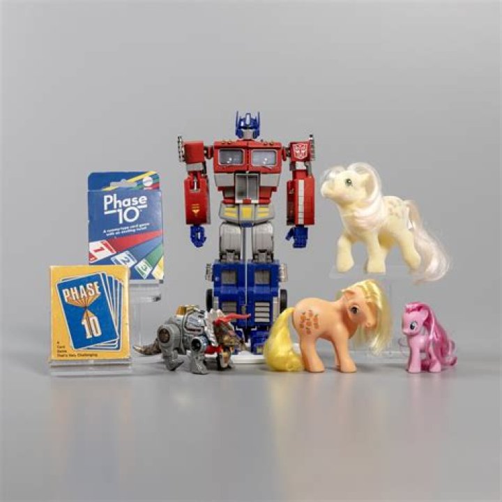 Toy block brand inducted into the National Toy Hall of Fame in 1999
